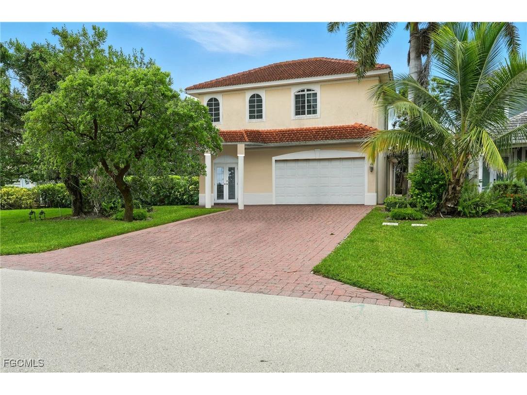 594 110th Avenue N Naples FL 34108 2025000796 image1