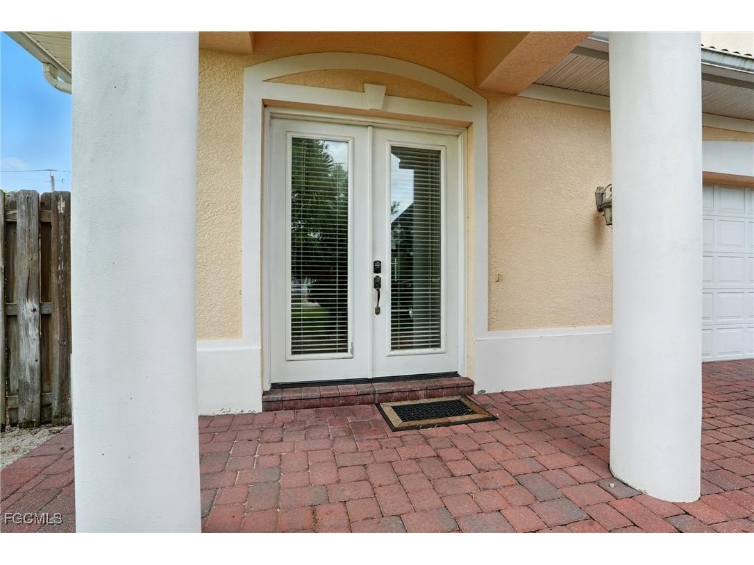 594 110th Avenue N Naples FL 34108 2025000796 image2
