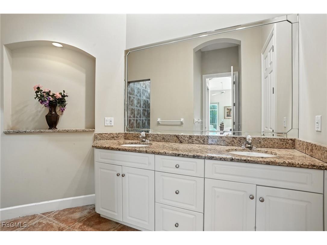 594 110th Avenue N Naples FL 34108 2025000796 image24