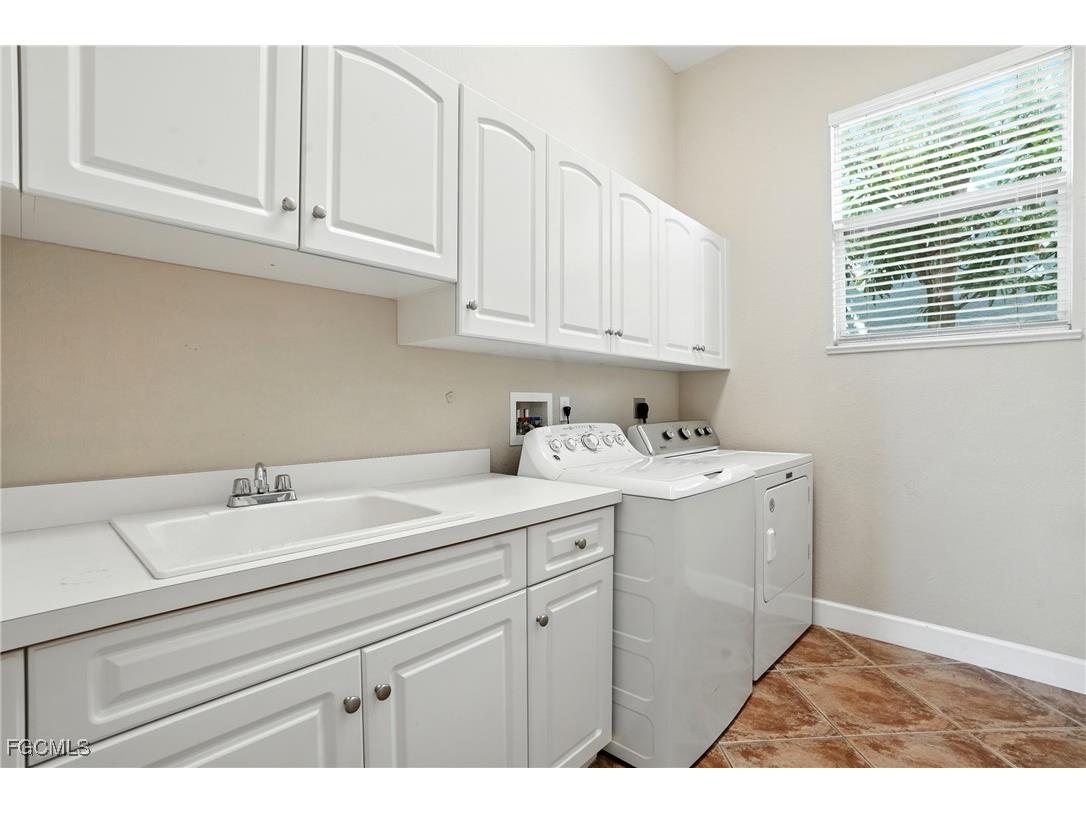 594 110th Avenue N Naples FL 34108 2025000796 image39
