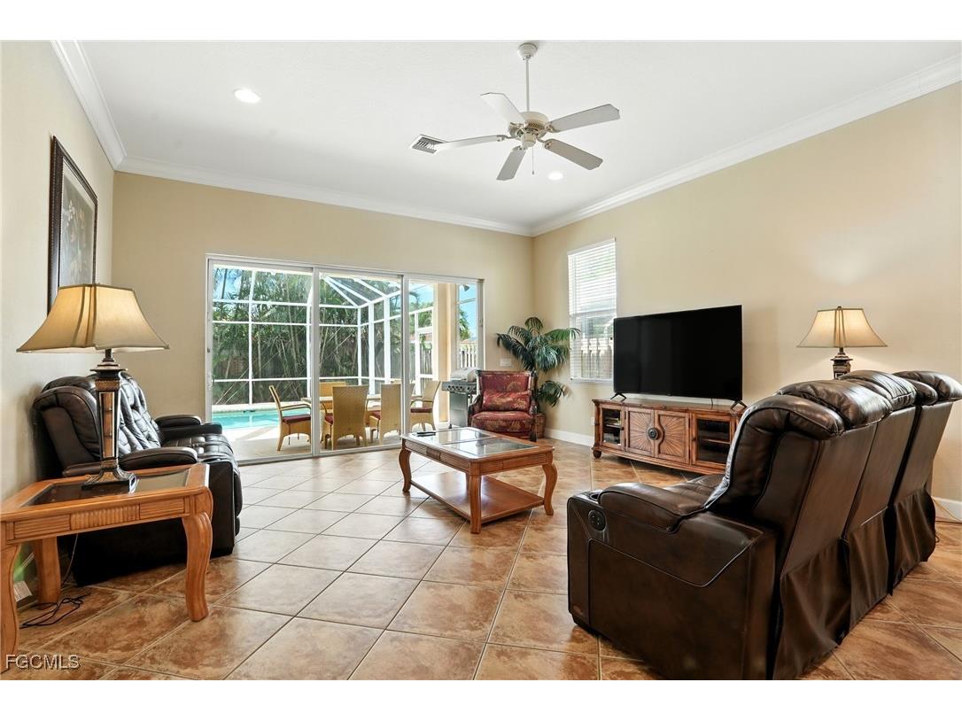 594 110th Avenue N Naples FL 34108 2025000796 image4