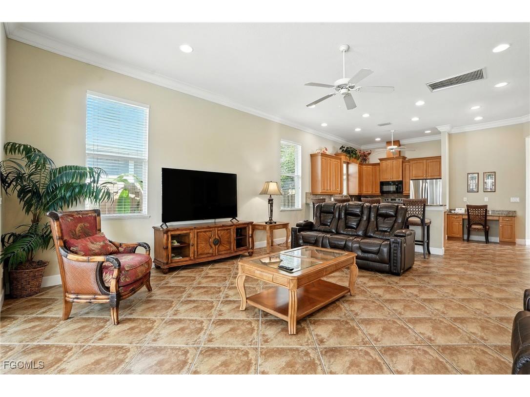 594 110th Avenue N Naples FL 34108 2025000796 image5