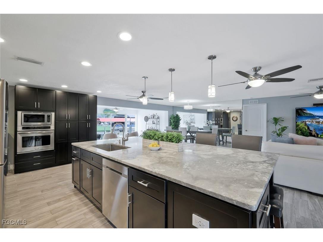 5943 Baker Court Fort Myers FL 33919 2025014686 image12