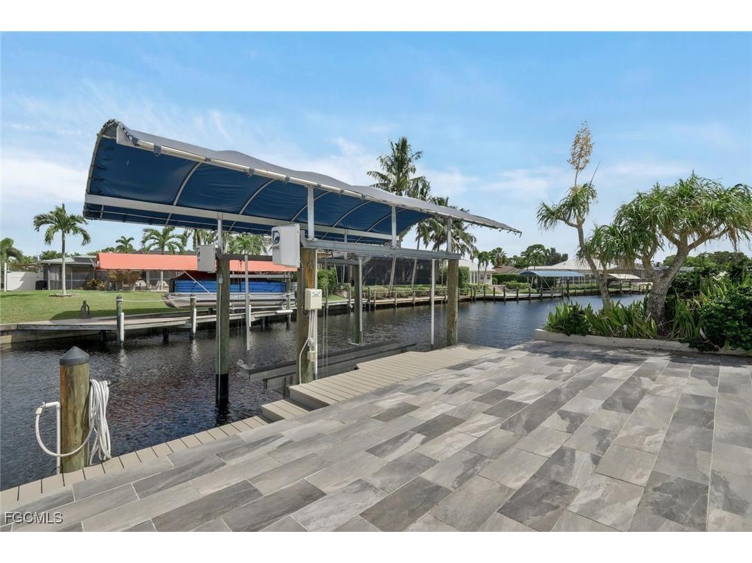 5943 Baker Court Fort Myers FL 33919 2025014686 image2