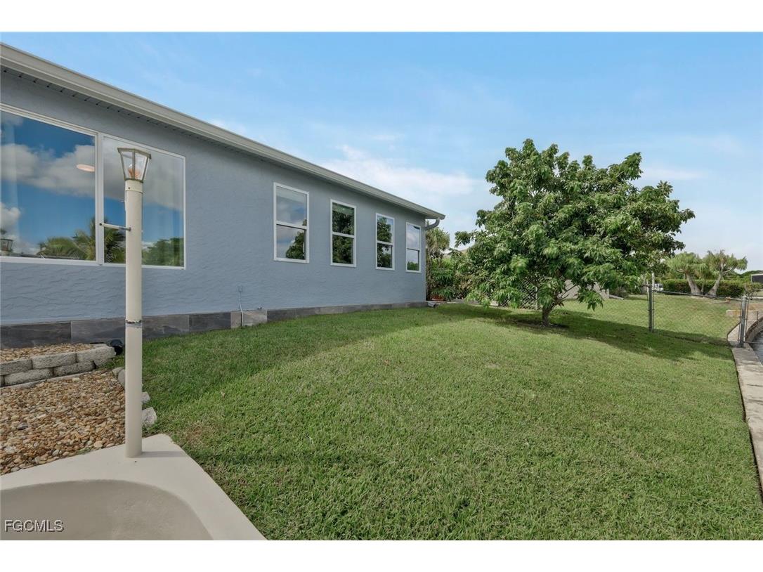 5943 Baker Court Fort Myers FL 33919 2025014686 image32