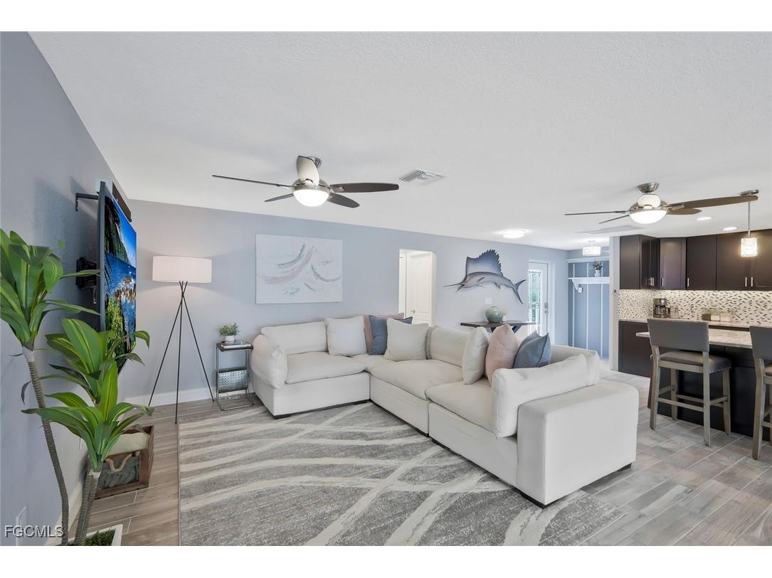 5943 Baker Court Fort Myers FL 33919 2025014686 image6