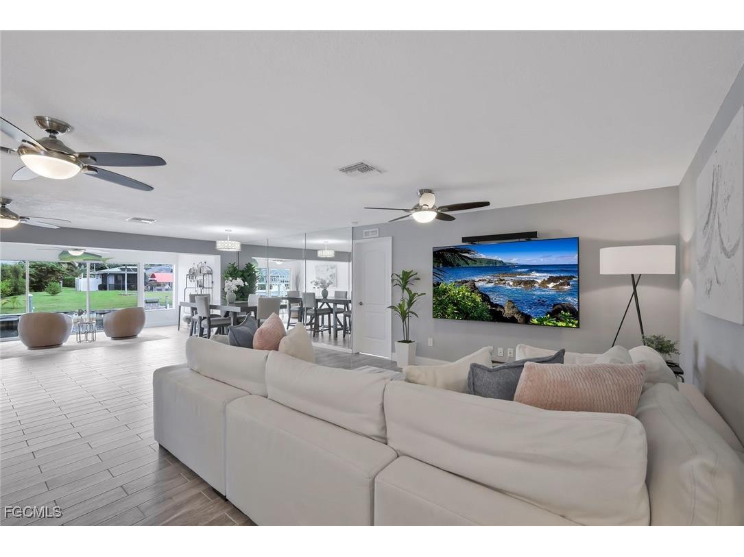 5943 Baker Court Fort Myers FL 33919 2025014686 image8