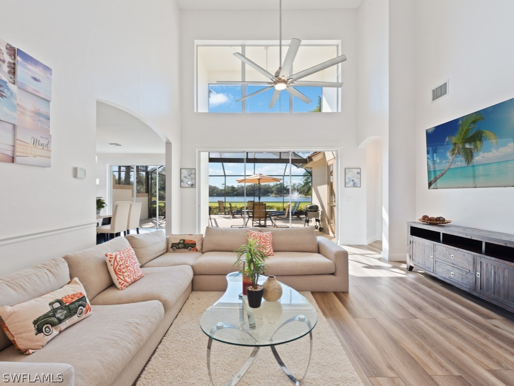 5949 Paradise Circle Naples FL 34110 223002349 image1