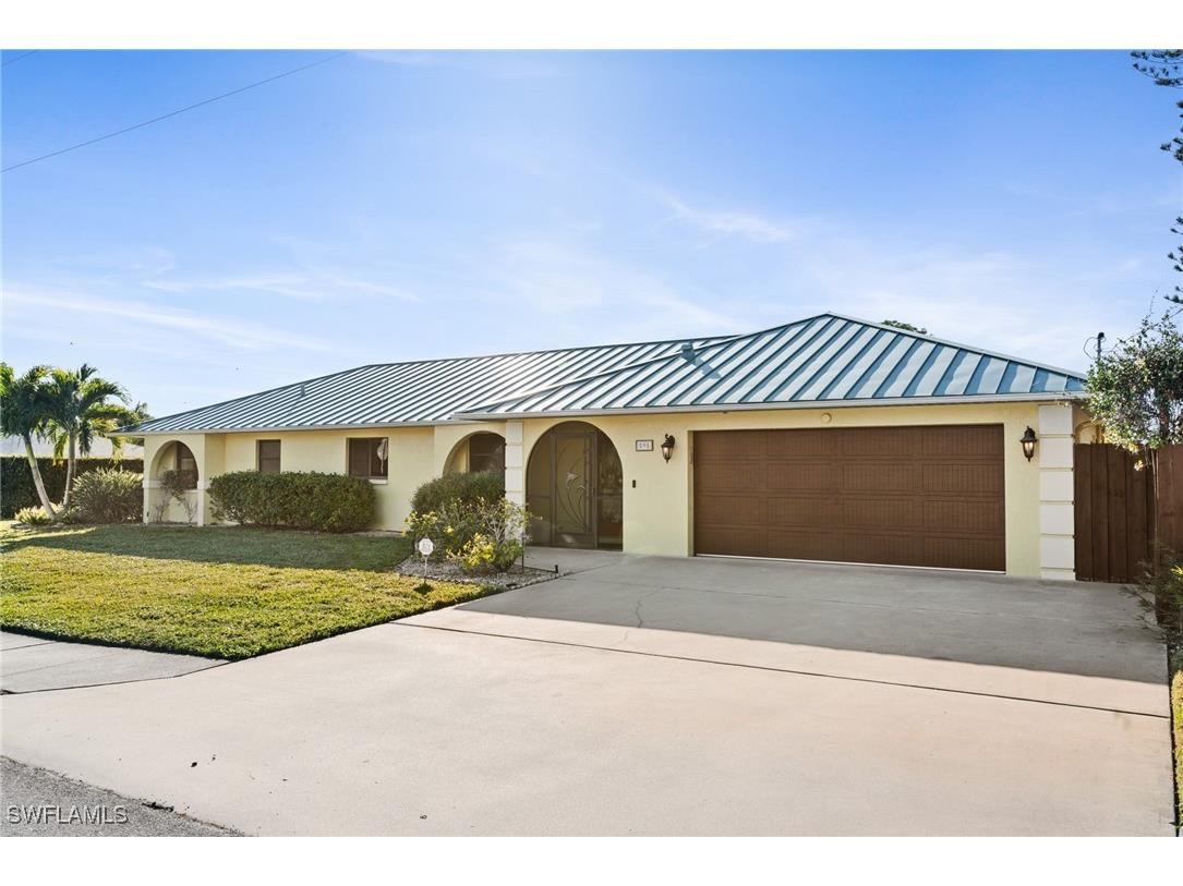 595 103rd Avenue N Naples FL 34108 226001663 image1