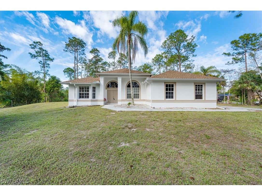 595 31st Street NW Naples FL 34120 223005974 image1