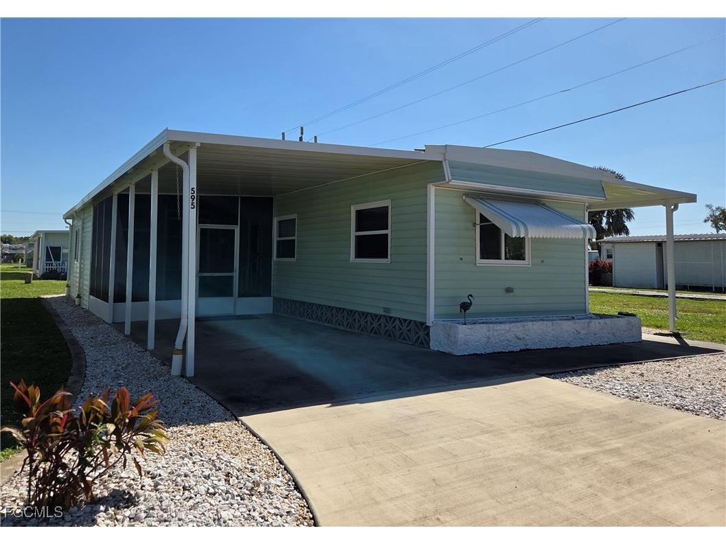 595 Daisy Drive North Fort Myers FL 33917 2025016454 image1
