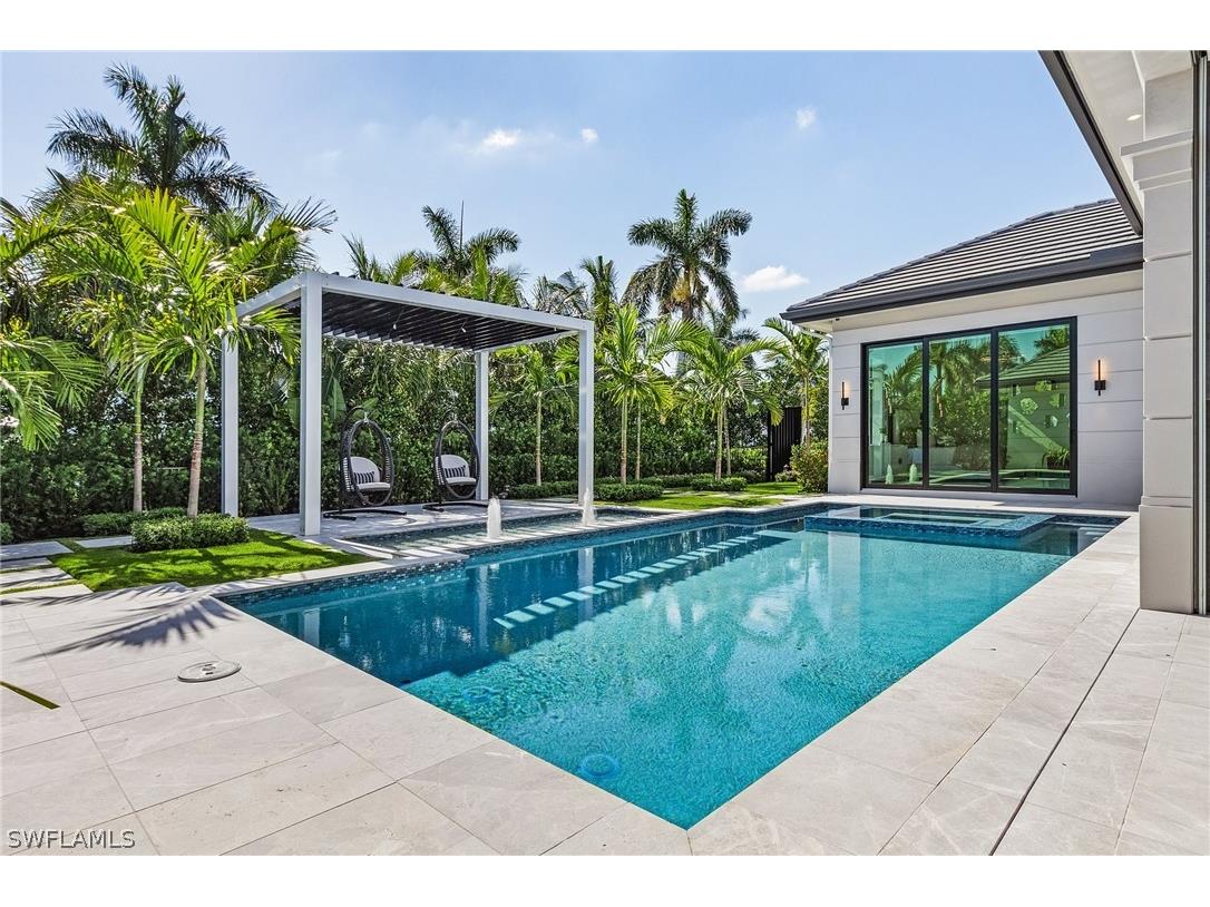 595 Pine Grove Lane Naples FL 34103 224018017 image1