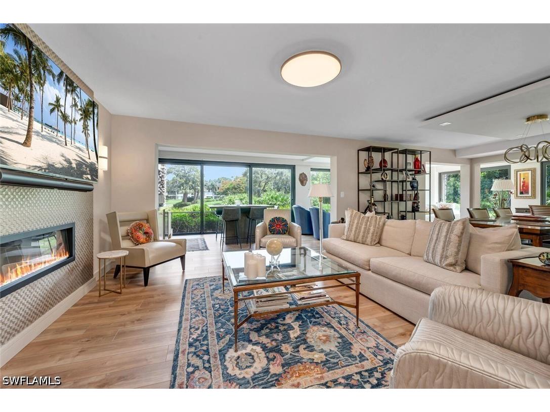 5950 Pelican Bay Boulevard #111 Naples FL 34108 226022397 image1