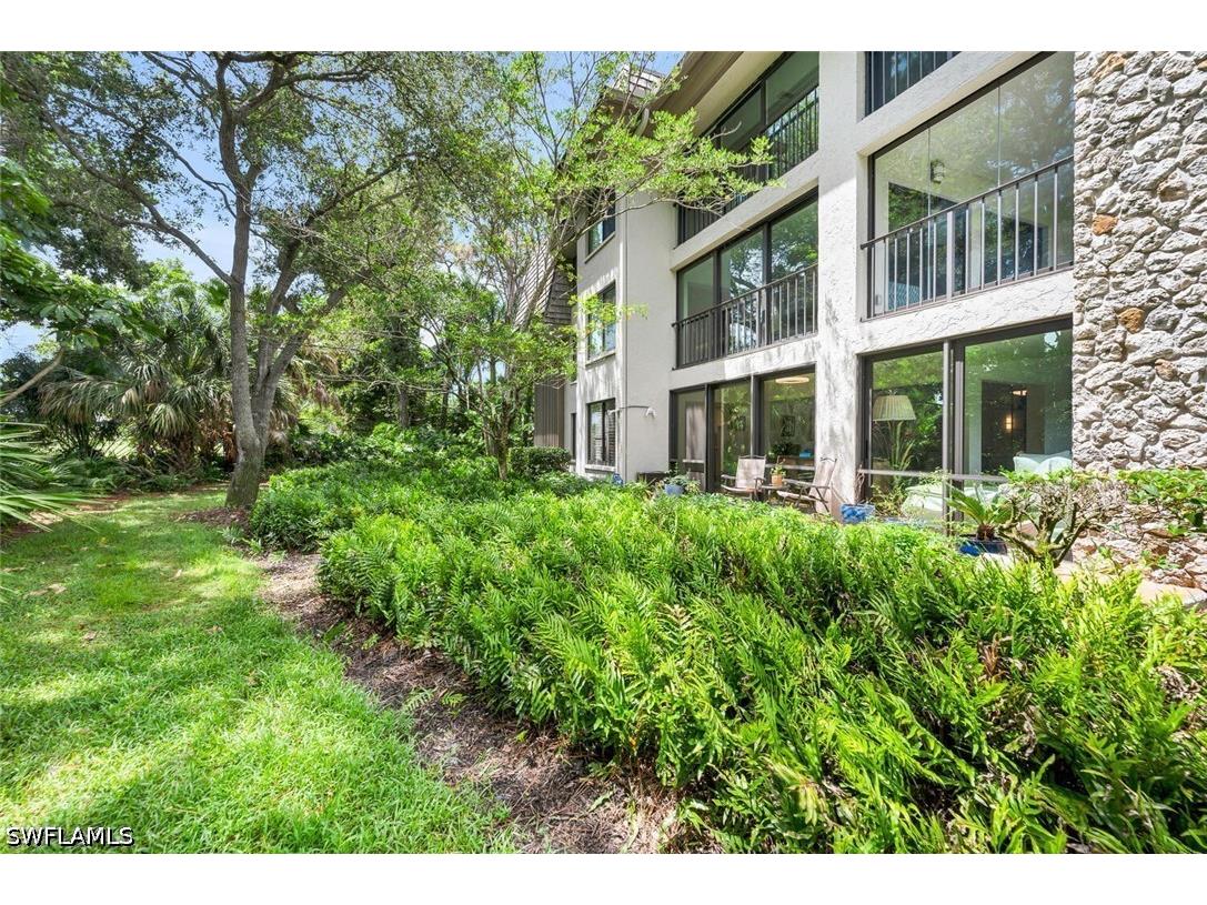 5950 Pelican Bay Boulevard #111 Naples FL 34108 226022397 image16