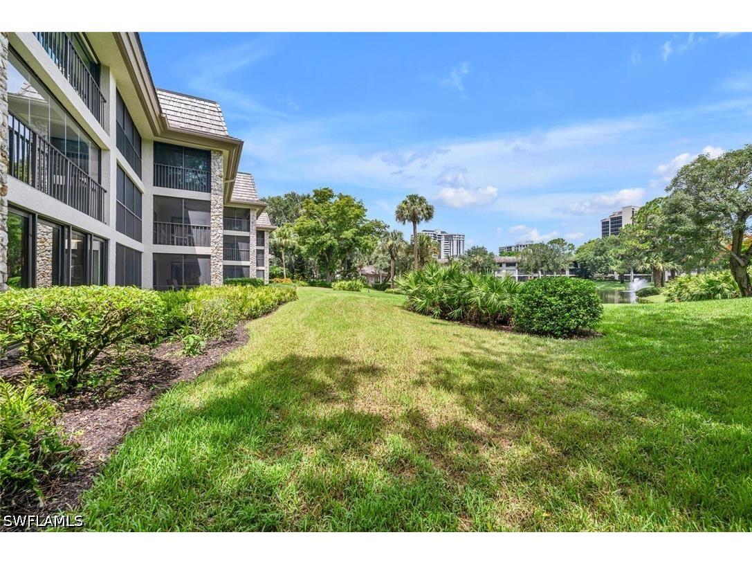 5950 Pelican Bay Boulevard #111 Naples FL 34108 226022397 image17