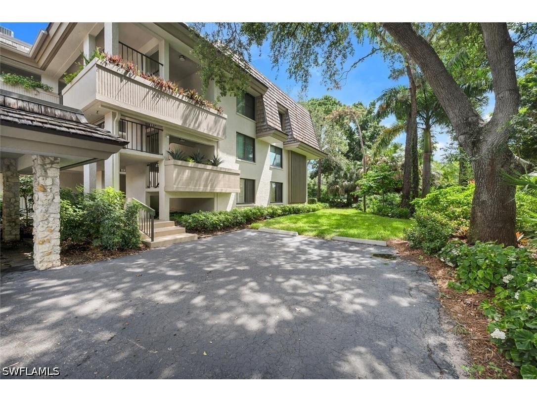 5950 Pelican Bay Boulevard #111 Naples FL 34108 226022397 image18