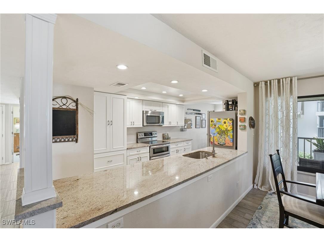 5950 Pelican Bay Boulevard #125 Naples FL 34108 226002534 image7