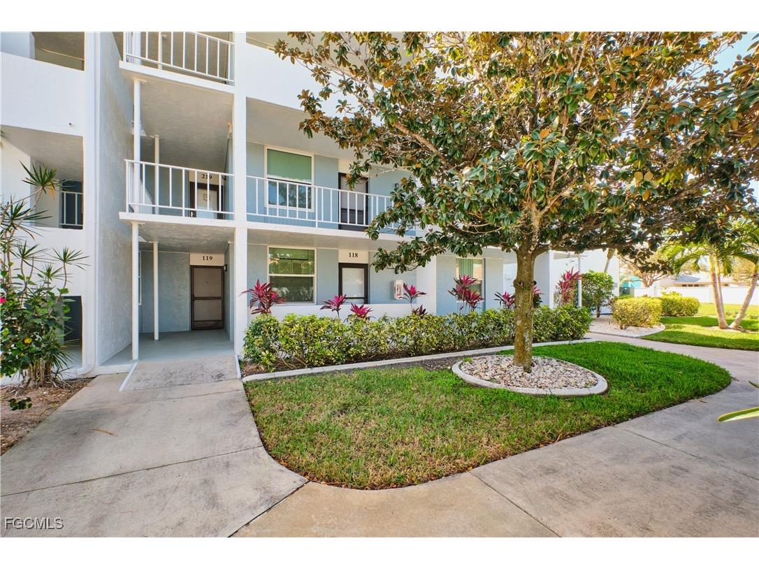 5959 Winkler Road #118 Fort Myers FL 33919 2026002749 image1