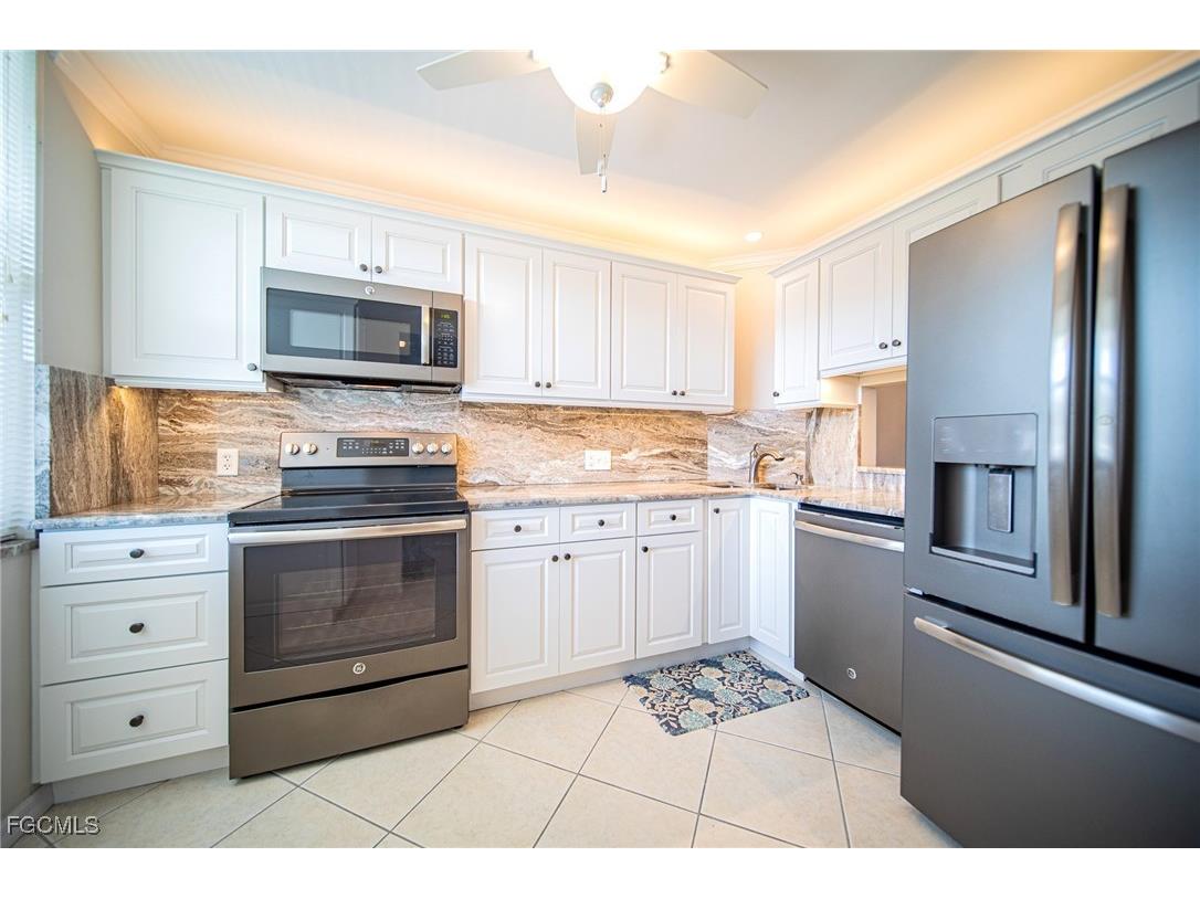 5959 Winkler Road #206 Fort Myers FL 33919 2025024486 image1