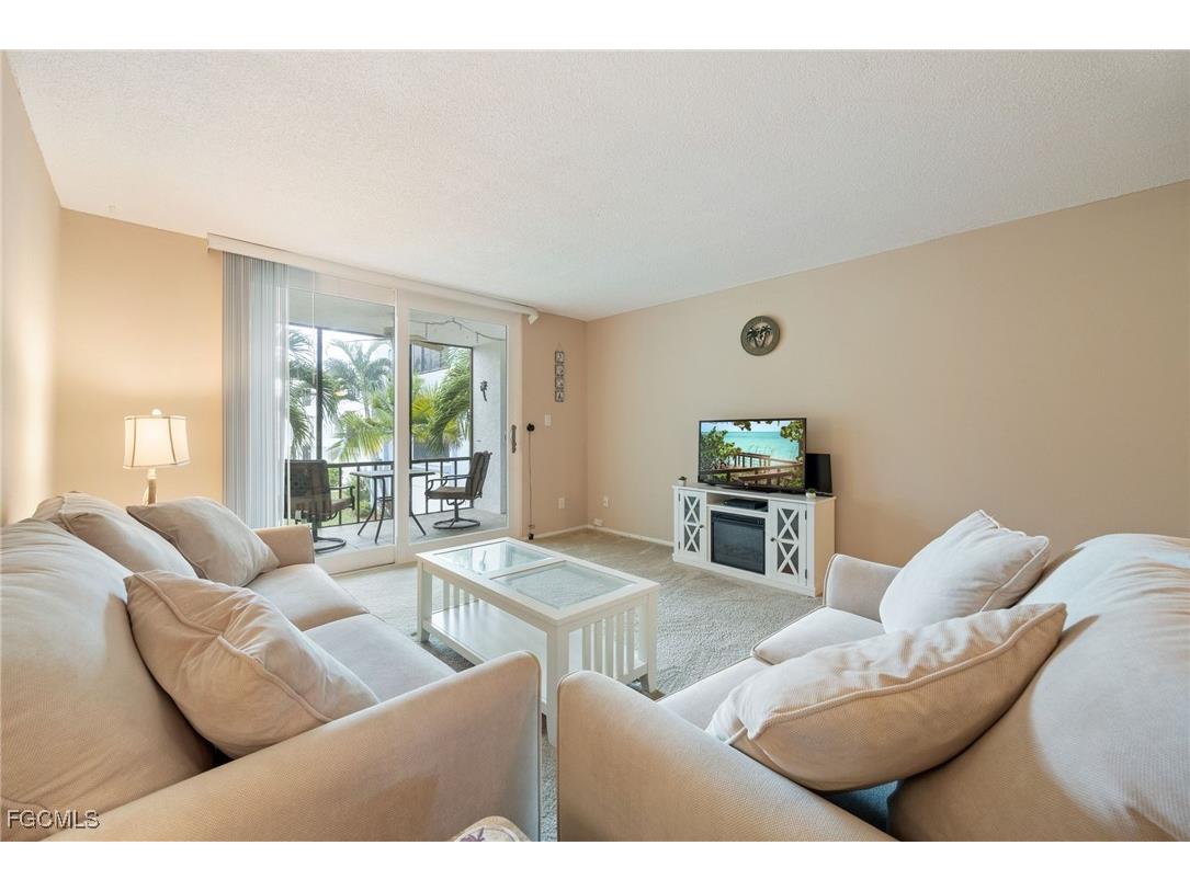 5959 Winkler Road #218 Fort Myers FL 33919 2025014634 image17