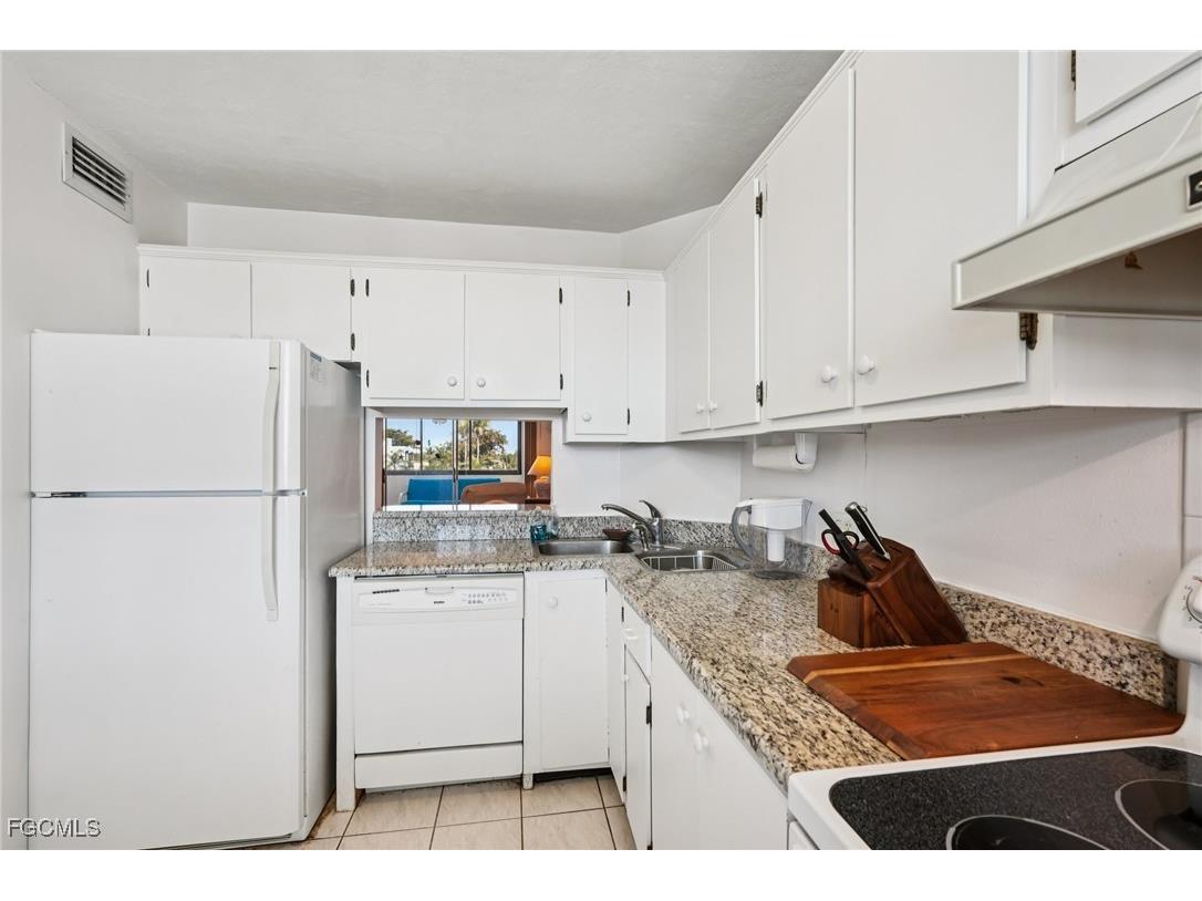 5959 Winkler Road #305 Fort Myers FL 33919 2026006207 image12