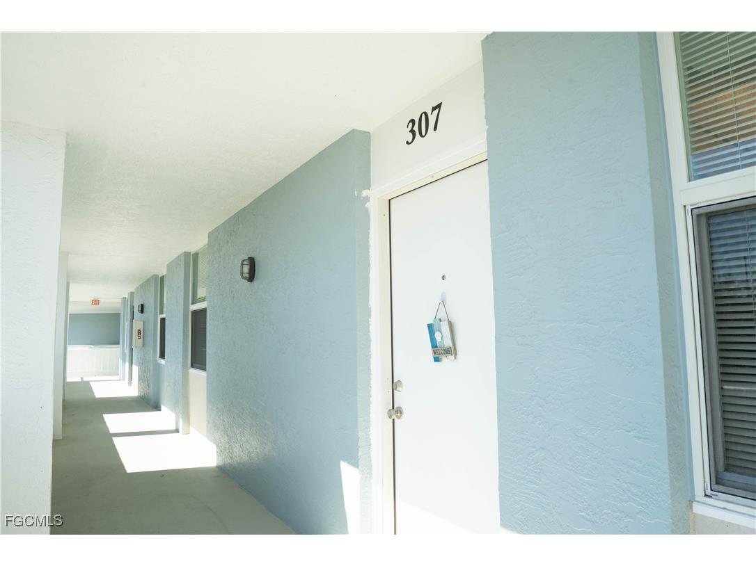 5959 Winkler Road #307 Fort Myers FL 33919 2026002729 image2