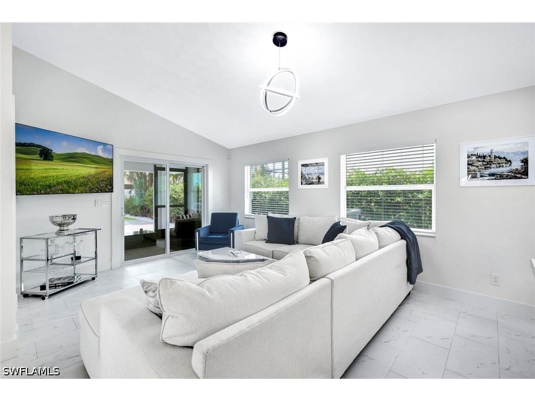 596 105th Avenue N Naples FL 34108 226021948 image1