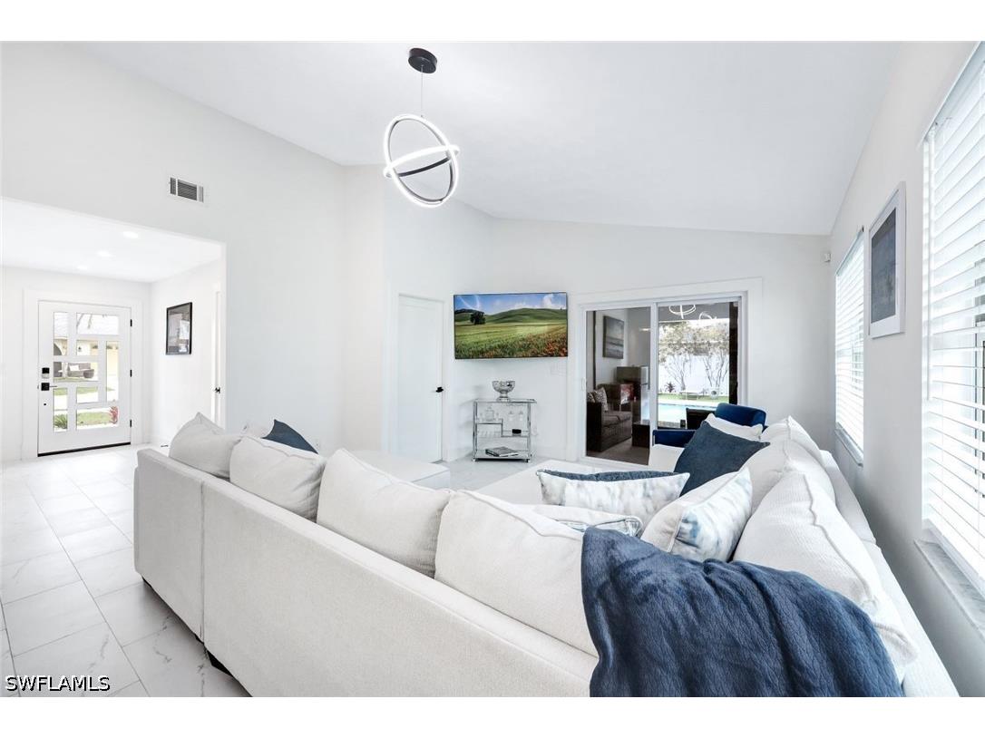 596 105th Avenue N Naples FL 34108 226021948 image2