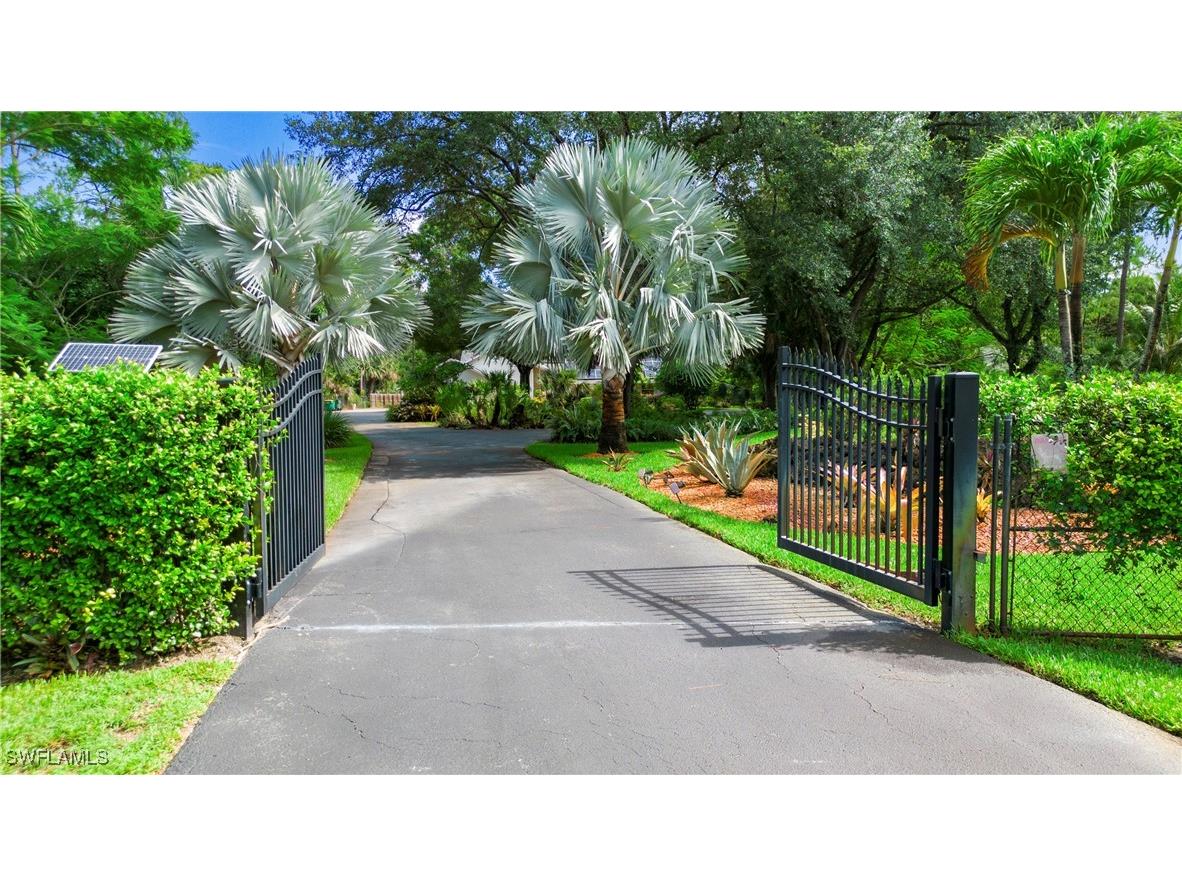 5961 Sea Grass Lane Naples FL 34116 225058453 image1