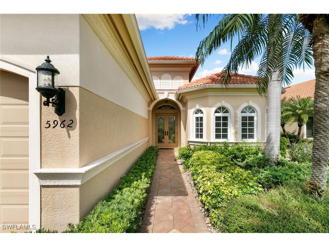 5962 Hammock Isles Circle Naples FL 34119 225068634 image2