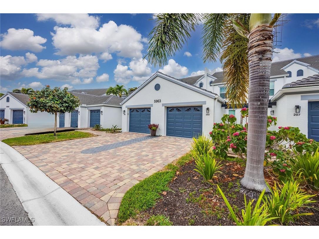 5963 Sand Wedge Lane #205 Naples FL 34110 225057339 image1