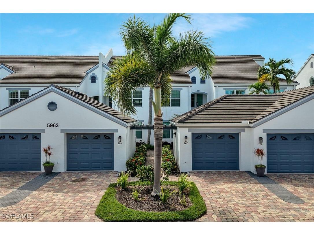 5963 Sand Wedge Lane #207 Naples FL 34110 225078299 image1