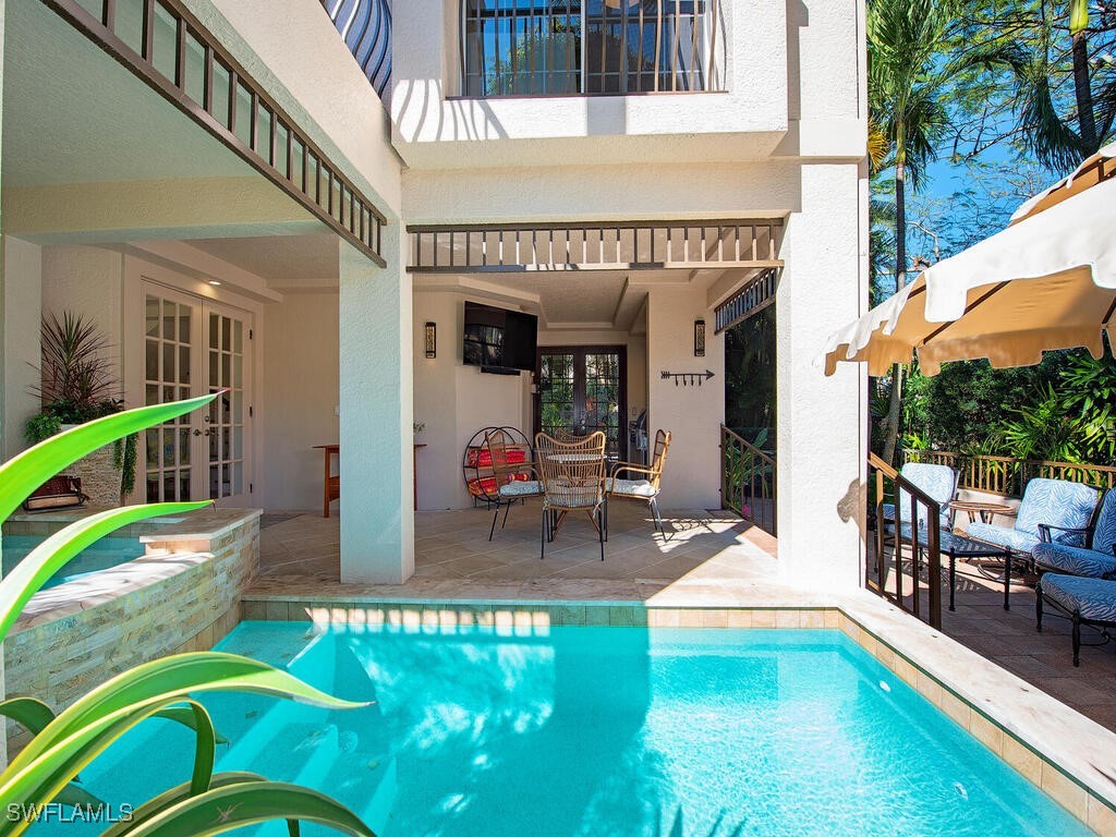 597 4th Avenue S #2 Naples FL 34102 226004030 image1