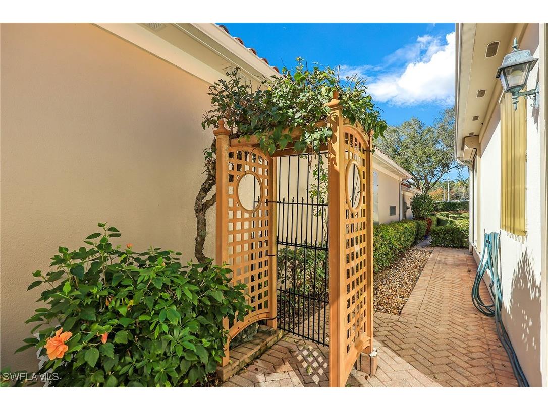 5972 Via Bella Court Naples FL 34109 225067622 image33