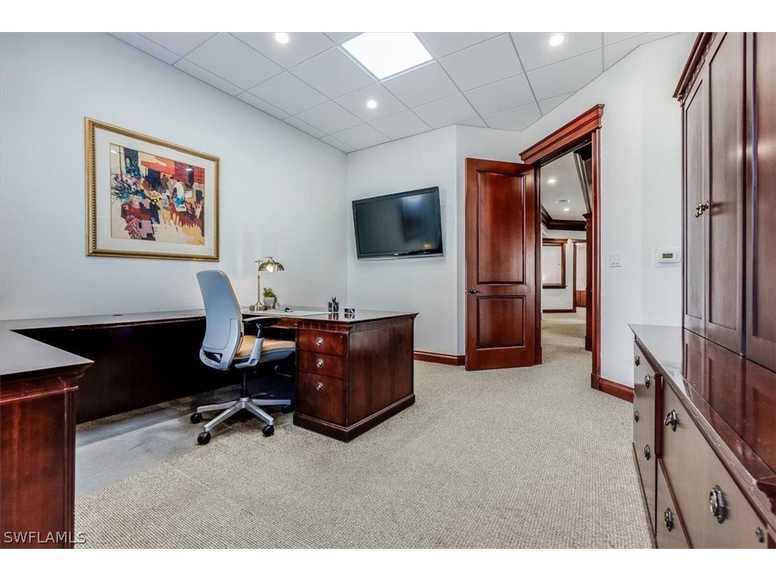 599 Tamiami Trail N #101 Naples FL 34102 226005343 image28