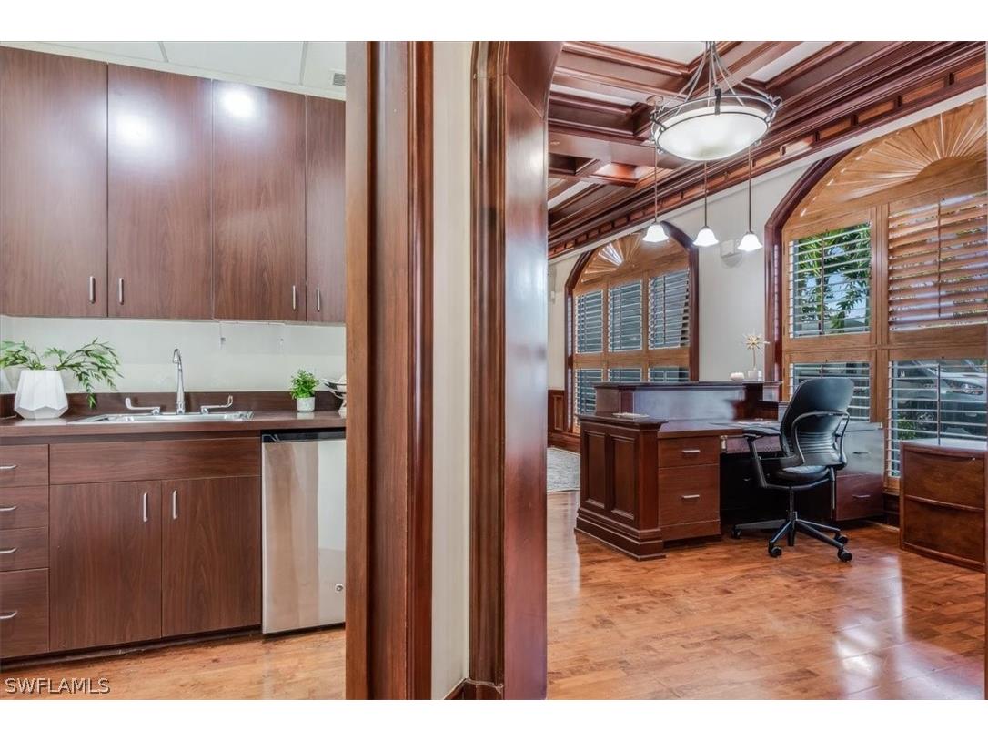 599 Tamiami Trail N #101 Naples FL 34102 226005343 image33