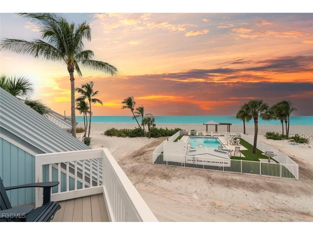6 Beach Homes Captiva FL 33924 2026002502 image1