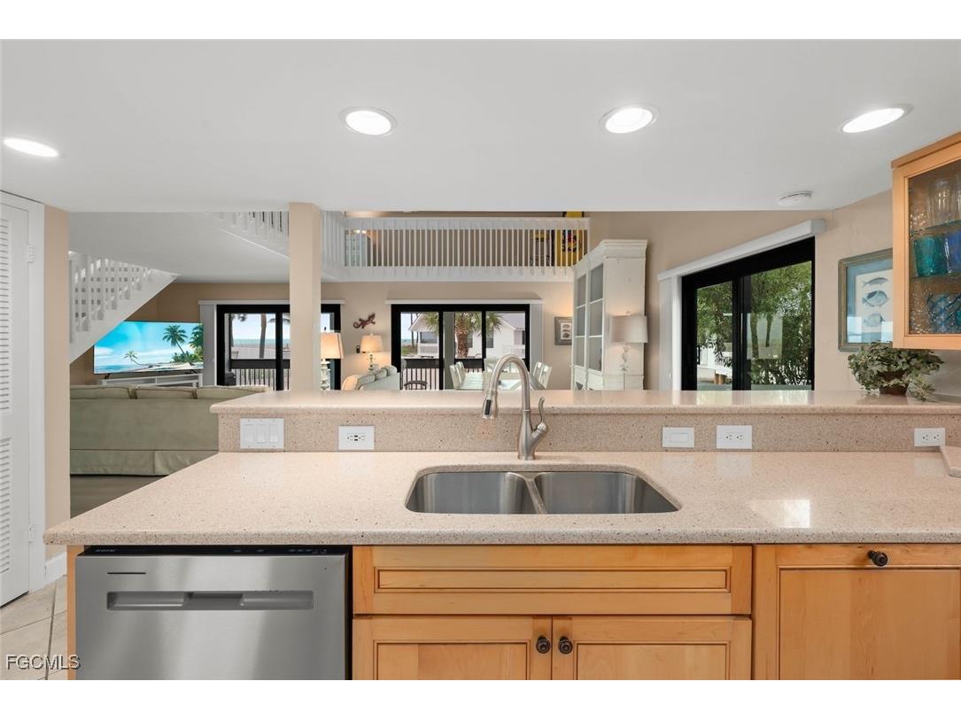 6 Beach Homes Captiva FL 33924 2026002502 image12