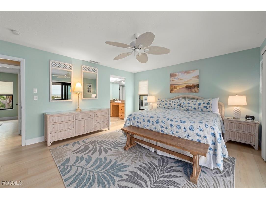 6 Beach Homes Captiva FL 33924 2026002502 image21