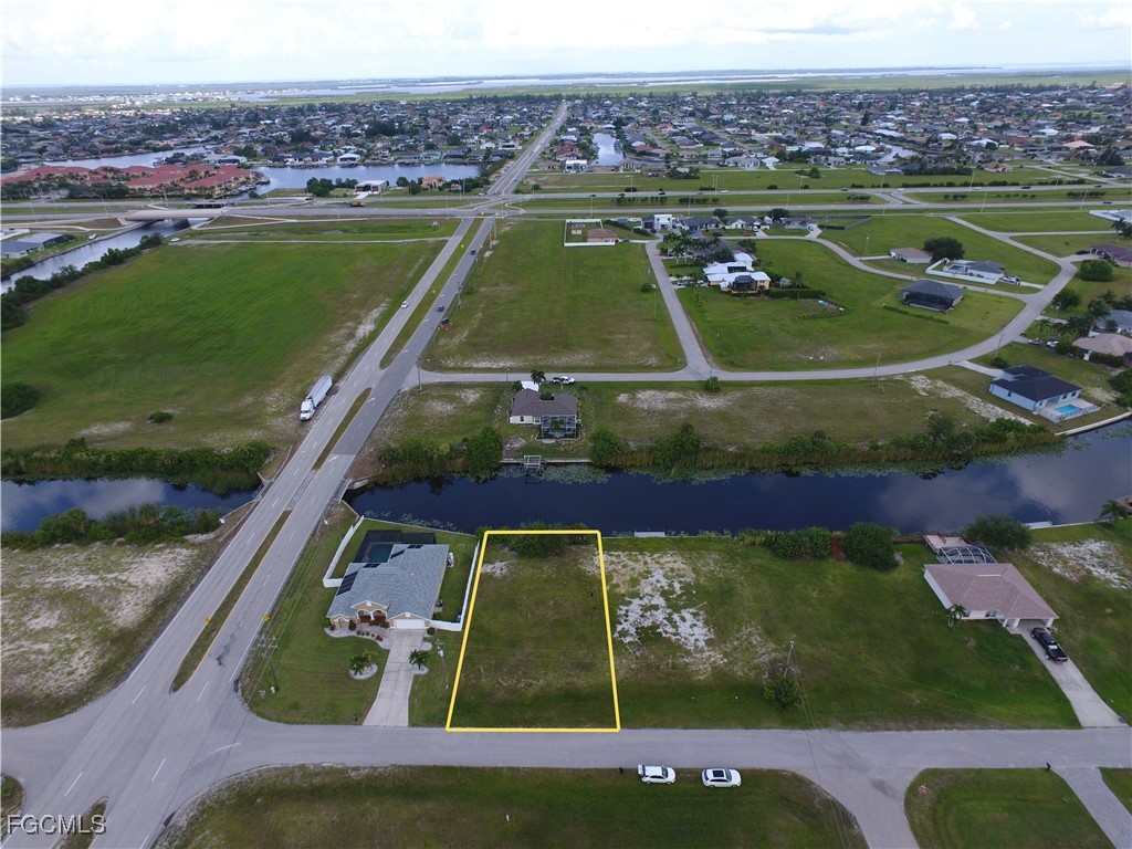 6 NW 29th Place Cape Coral FL 33993 2025005758 image1