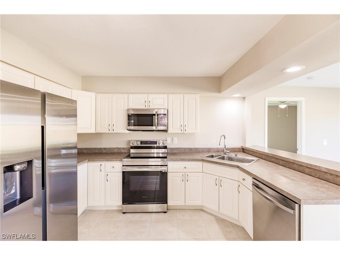 6 SE 14th Court Cape Coral FL 33990 223066351 image1