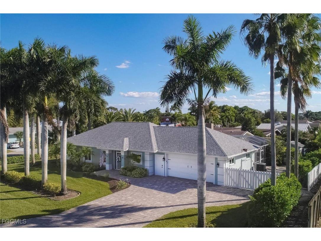 60 4th Street Bonita Springs FL 34134 2025023812 image2