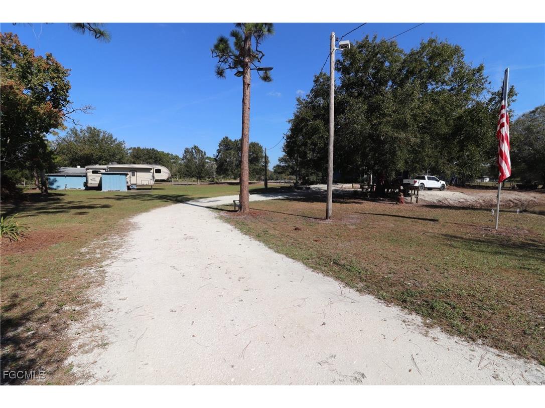 60 Cannon Court Venus FL 33960 2025022719 image2