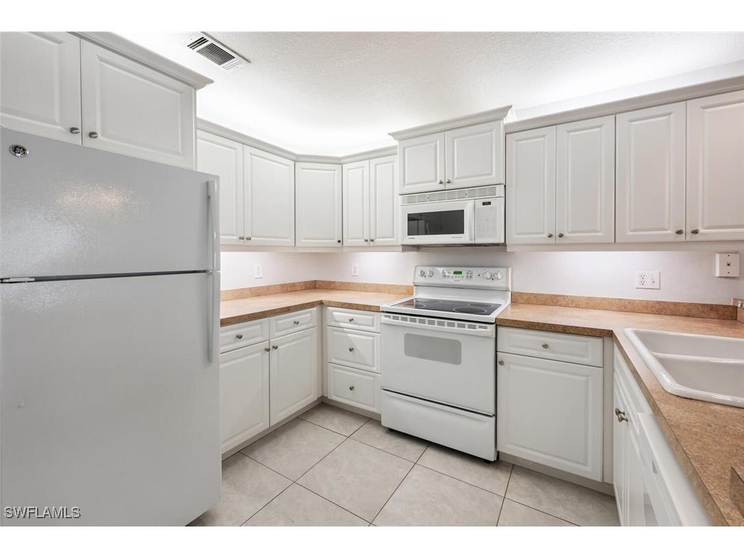 60 Emerald Woods Drive #B 5 Naples FL 34108 225083532 image12