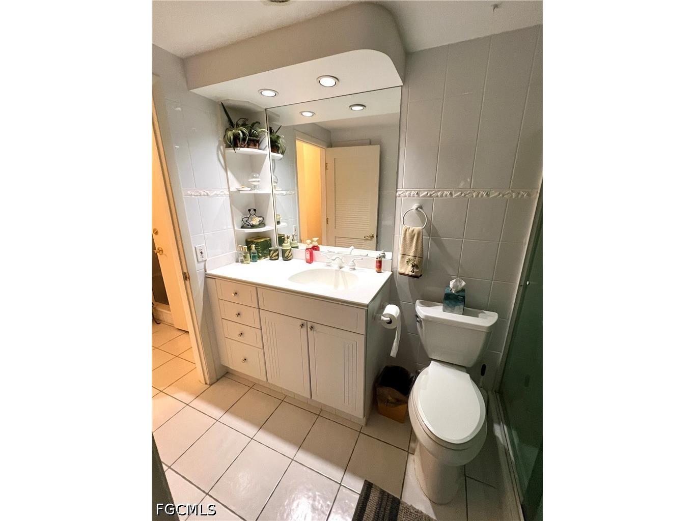 60 Pelican Street W #202 Naples FL 34113 2026021450 image9