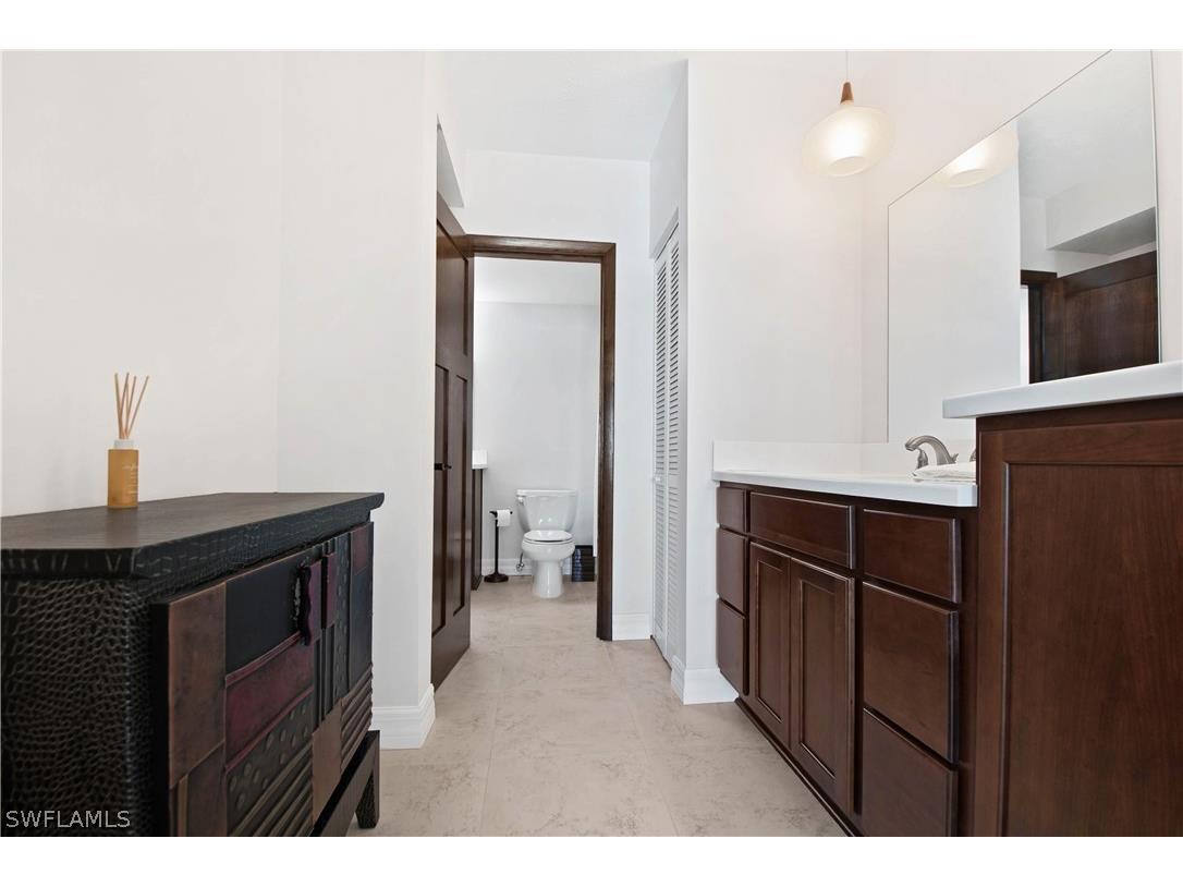 60 Pelican Street W #206 Naples FL 34113 226011183 image13