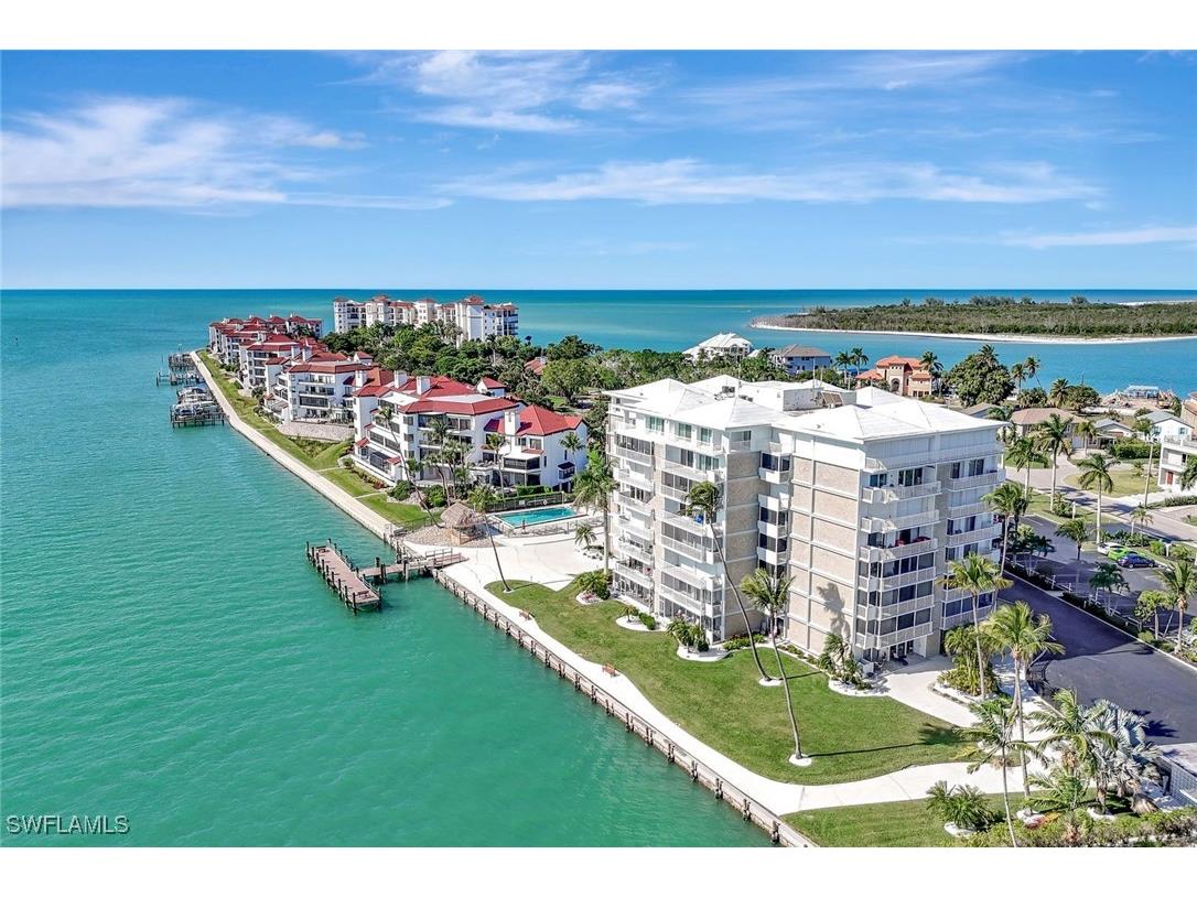60 Pelican Street W #401 Naples FL 34113 225084408 image1