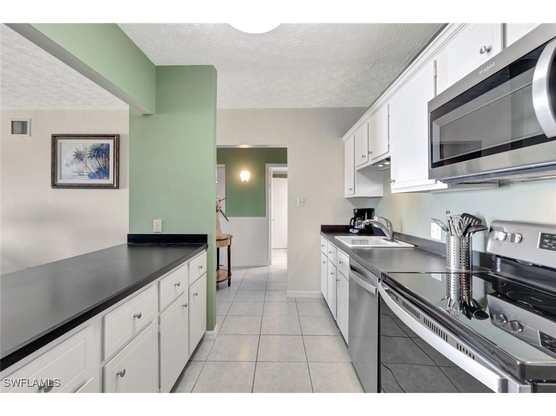 60 Pelican Street W #401 Naples FL 34113 225084408 image12