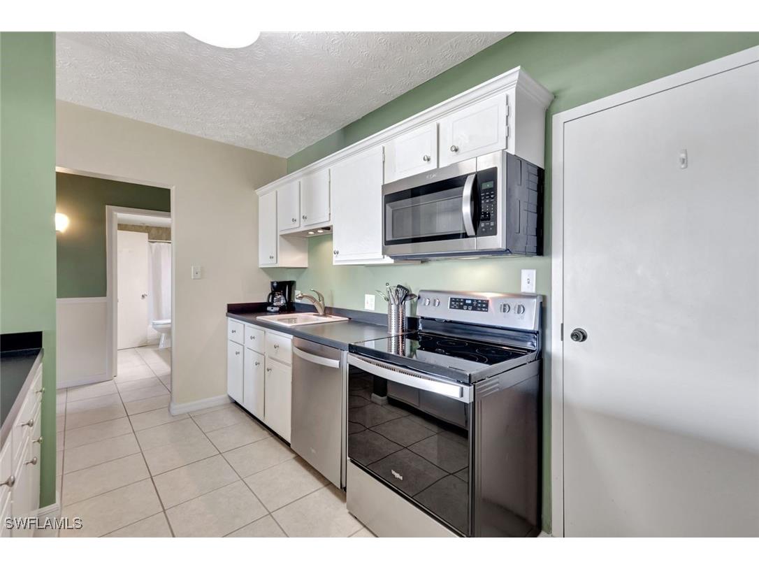 60 Pelican Street W #401 Naples FL 34113 225084408 image16