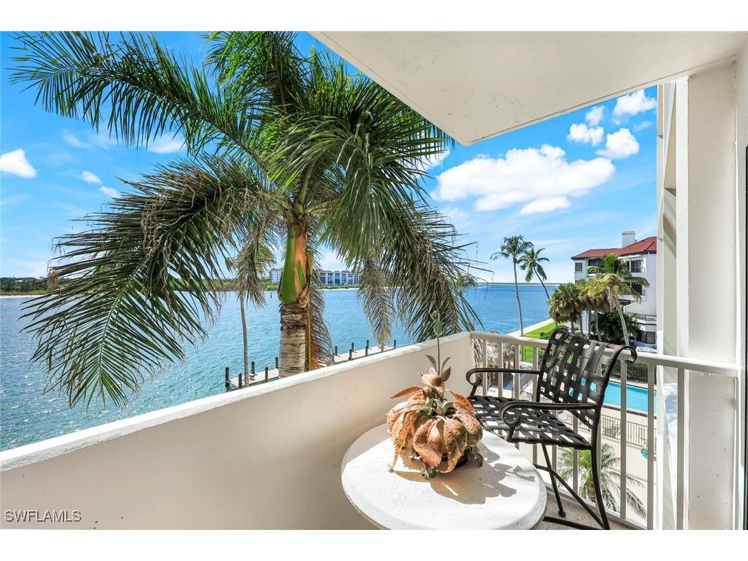 60 Pelican Street W #407 Naples FL 34113 225075464 image1